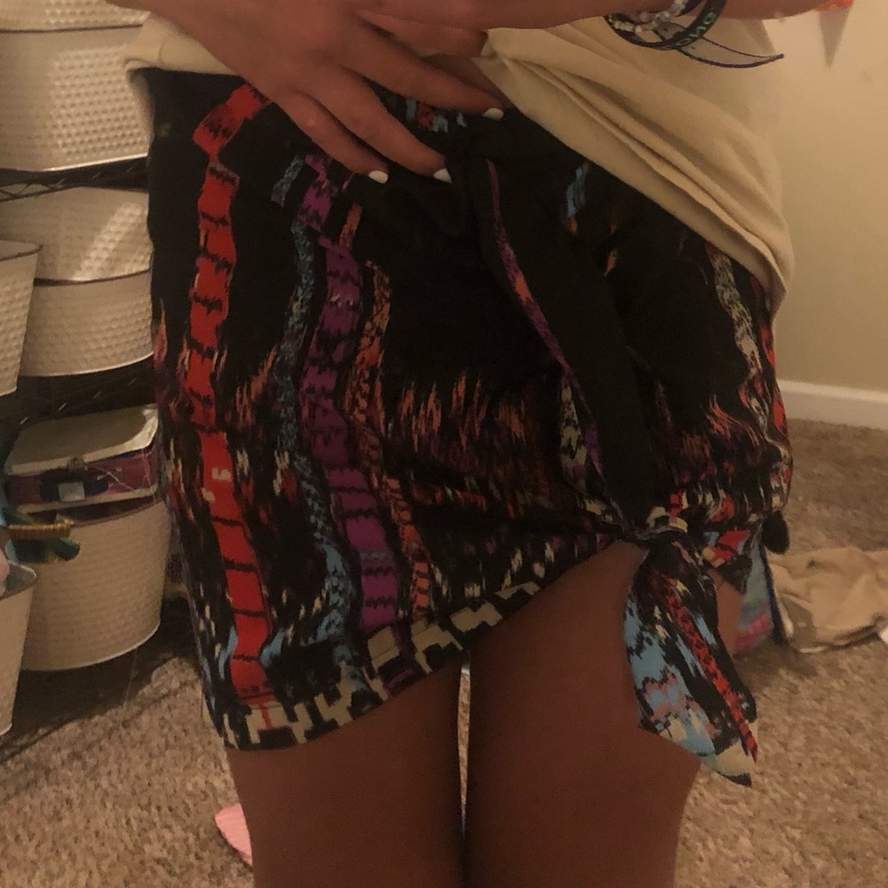 Tie skirt